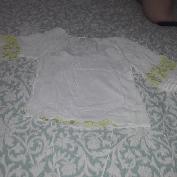 Ladies ITRO Sheer White with Green Accent and Tie - Picture 5 of 6